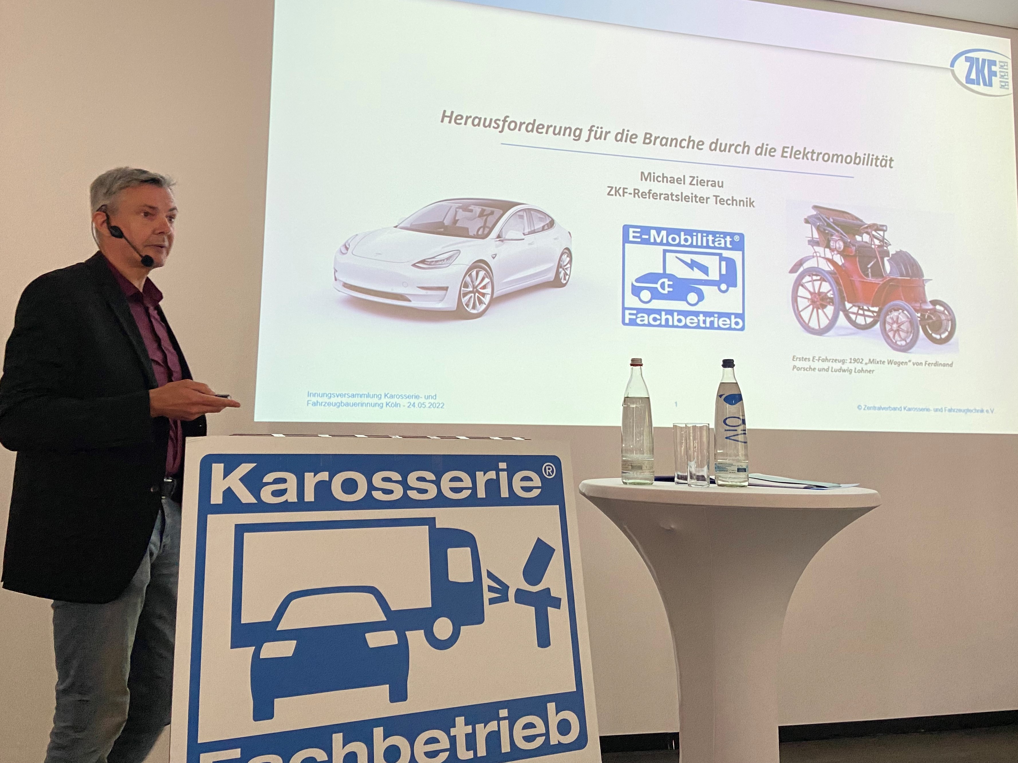 Michael Zierau ZKF zur Qualifizierung Fachbetrieb E Mobilität